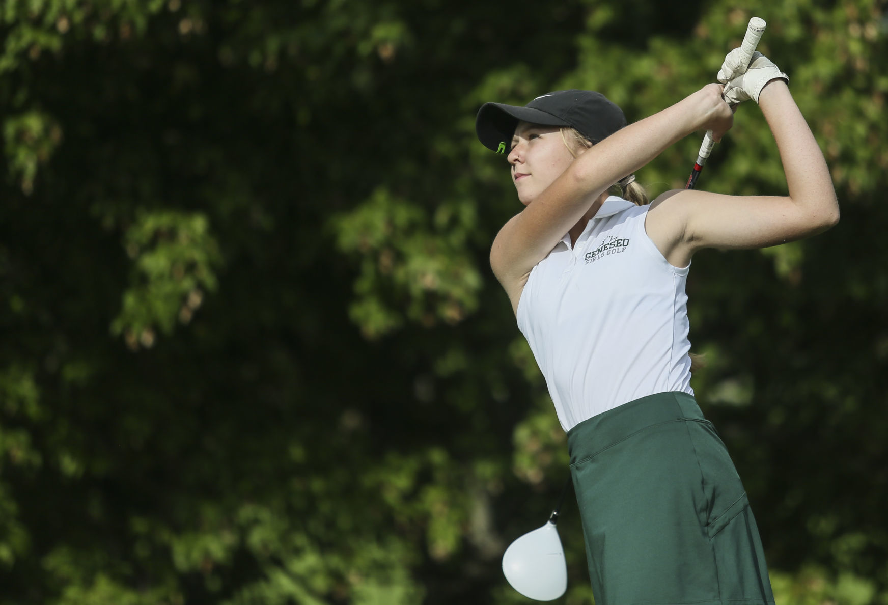 100119-mda-spt-big6-girls-golf-02.jpg